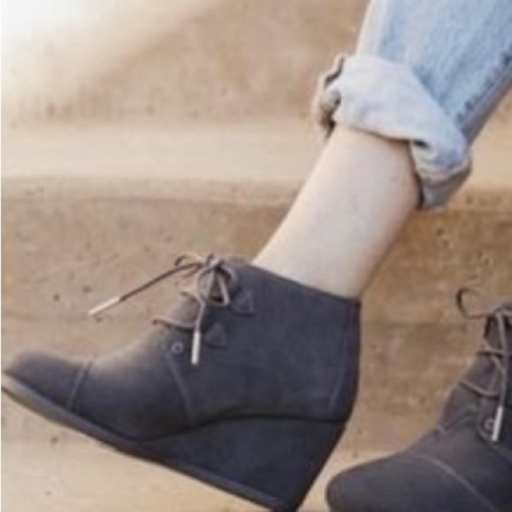 Toms kala brown suede lace up wedge ankle booties